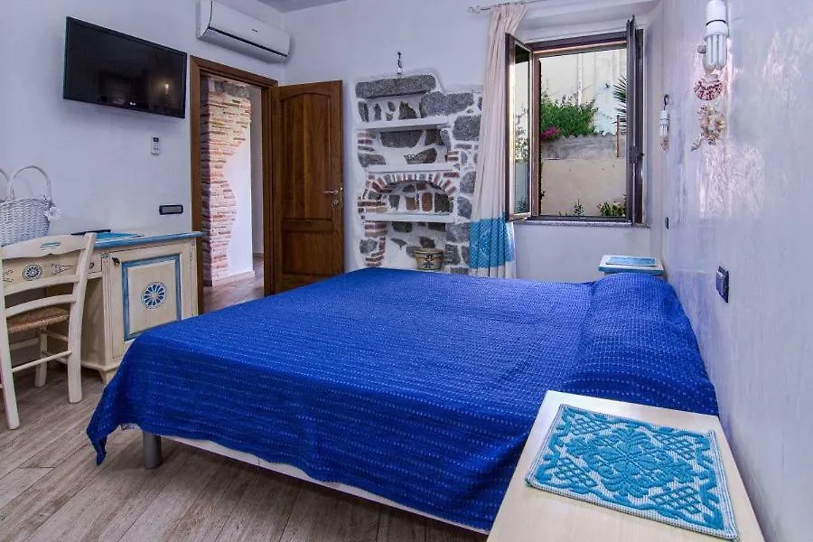 Room Tortoli\' contacts